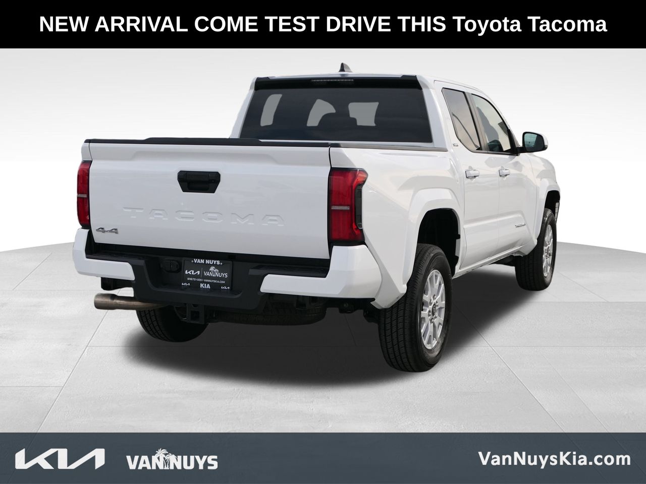 2025 Toyota Tacoma SR5 photo 3