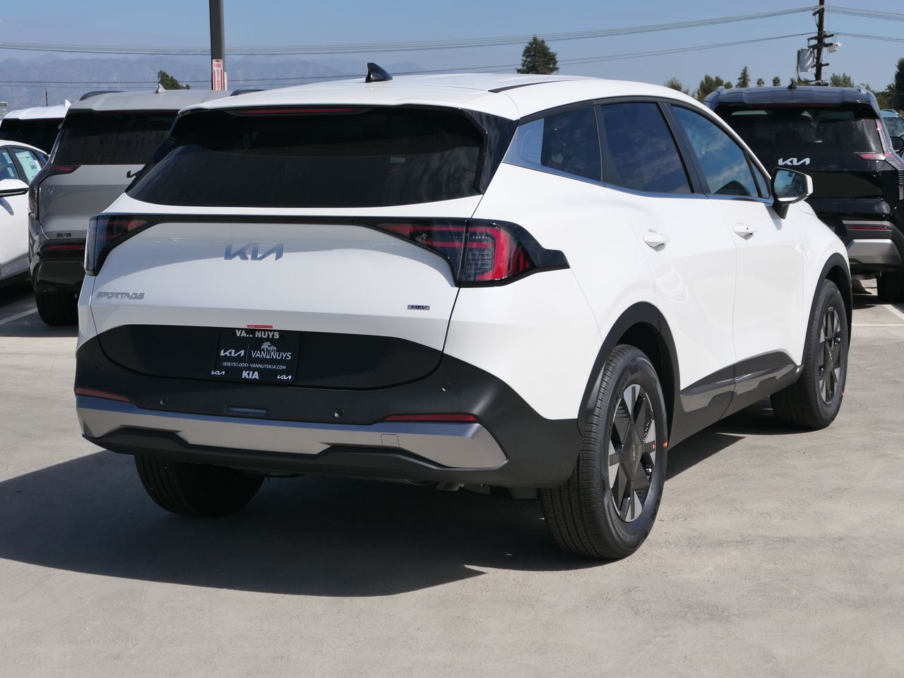 2026 Kia Sportage Hybrid LX photo 3