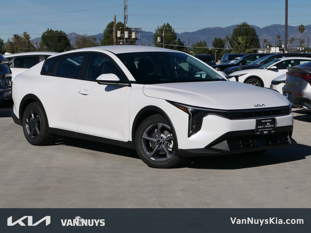 2025 Kia K4 LXS's photo