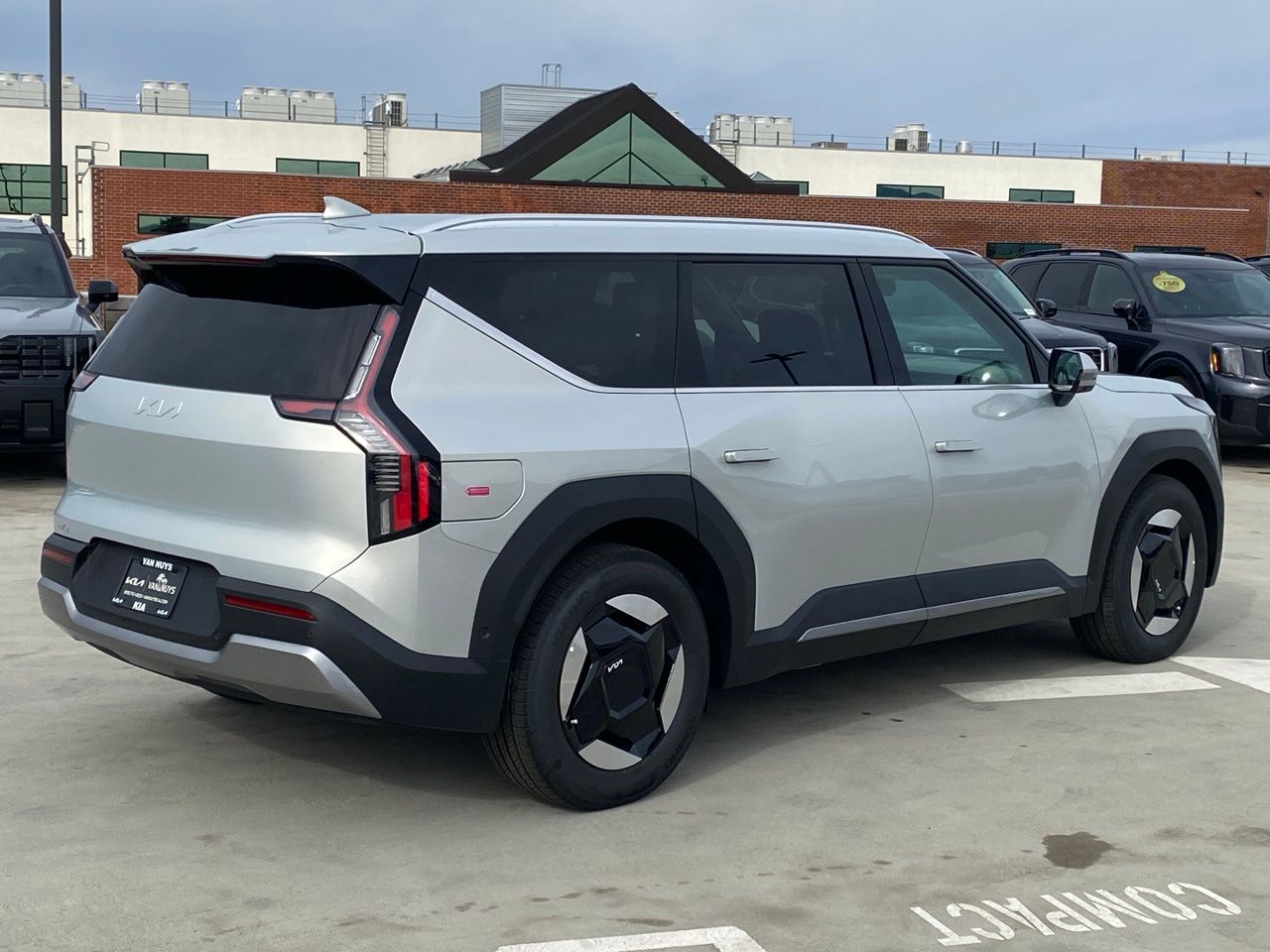 Used 2026 Kia EV9 Wind with VIN 5XYAFFS53TG007036 for sale in Los Angeles, CA