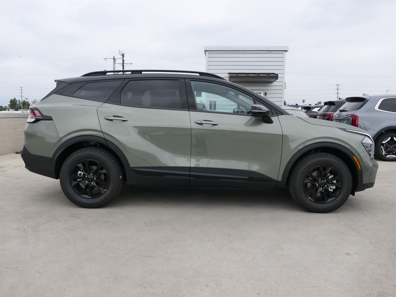 2025 Kia Sportage X-Pro photo 2