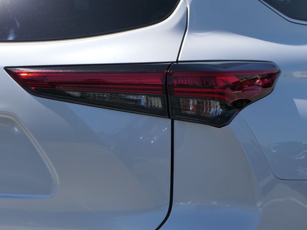 Used 2022 Toyota Highlander L SUV