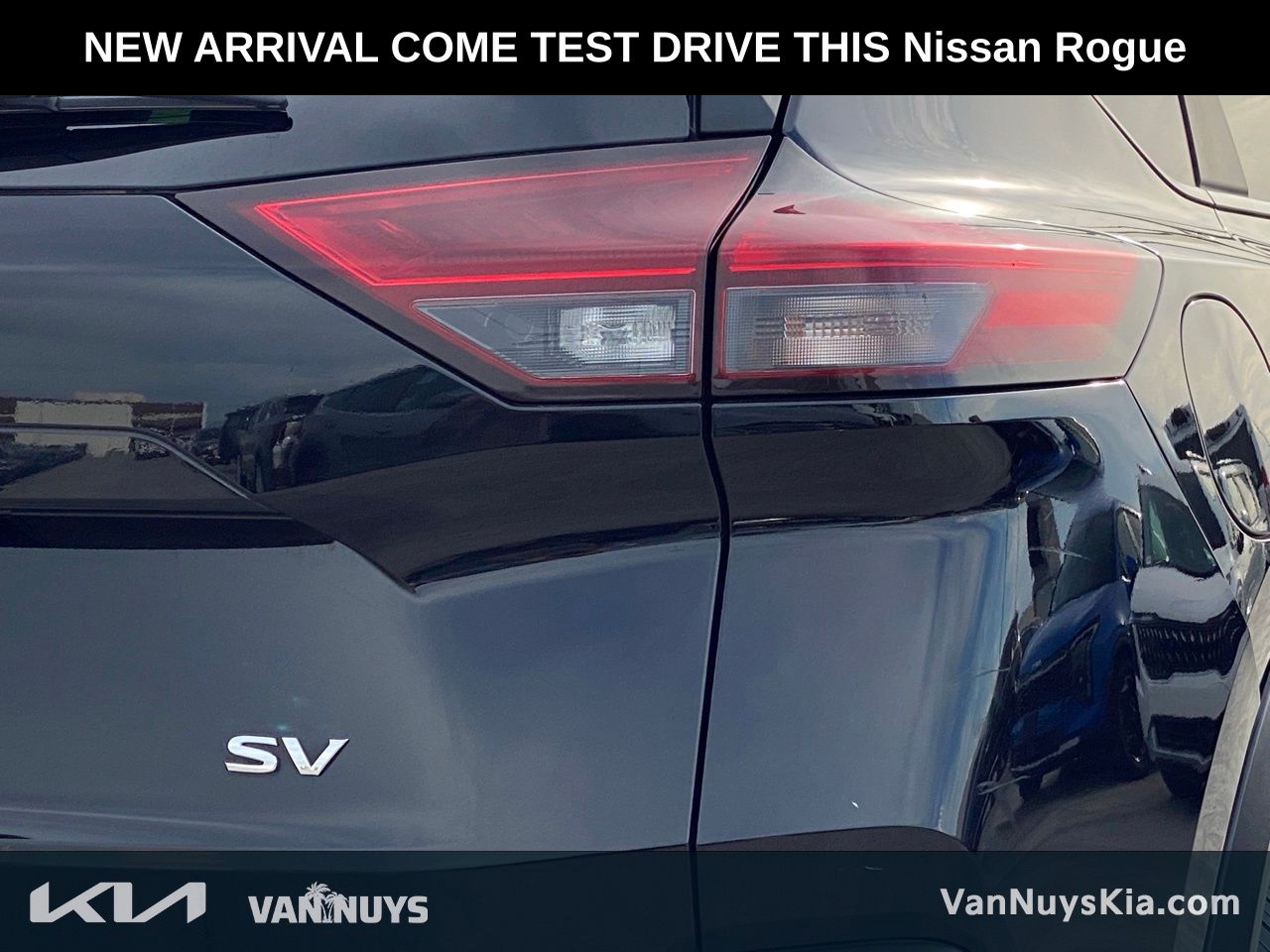 2023 Nissan Rogue SV photo 4