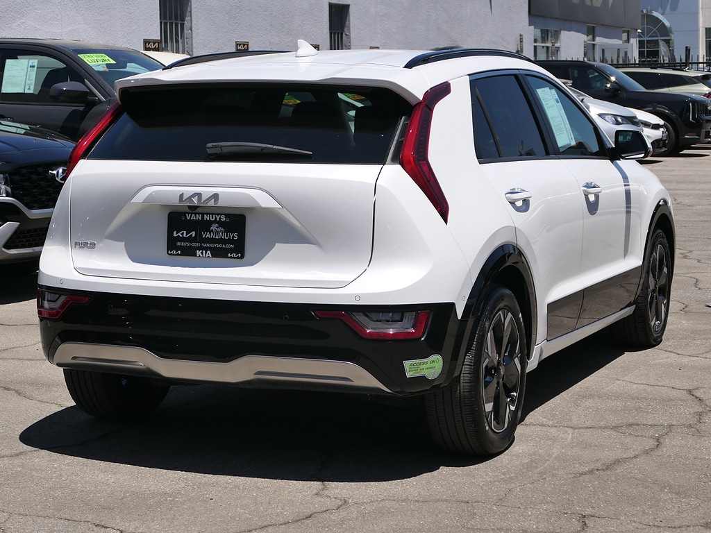 Used 2023 Kia Niro Wave with VIN KNDCT3L17P5042432 for sale in Los Angeles, CA