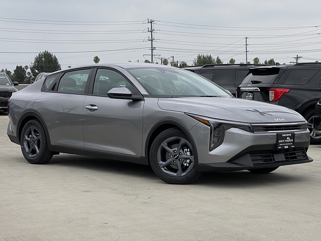 New 2026 Kia K4 LXS