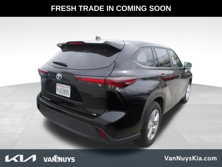2024 Toyota Highlander LE photo 3