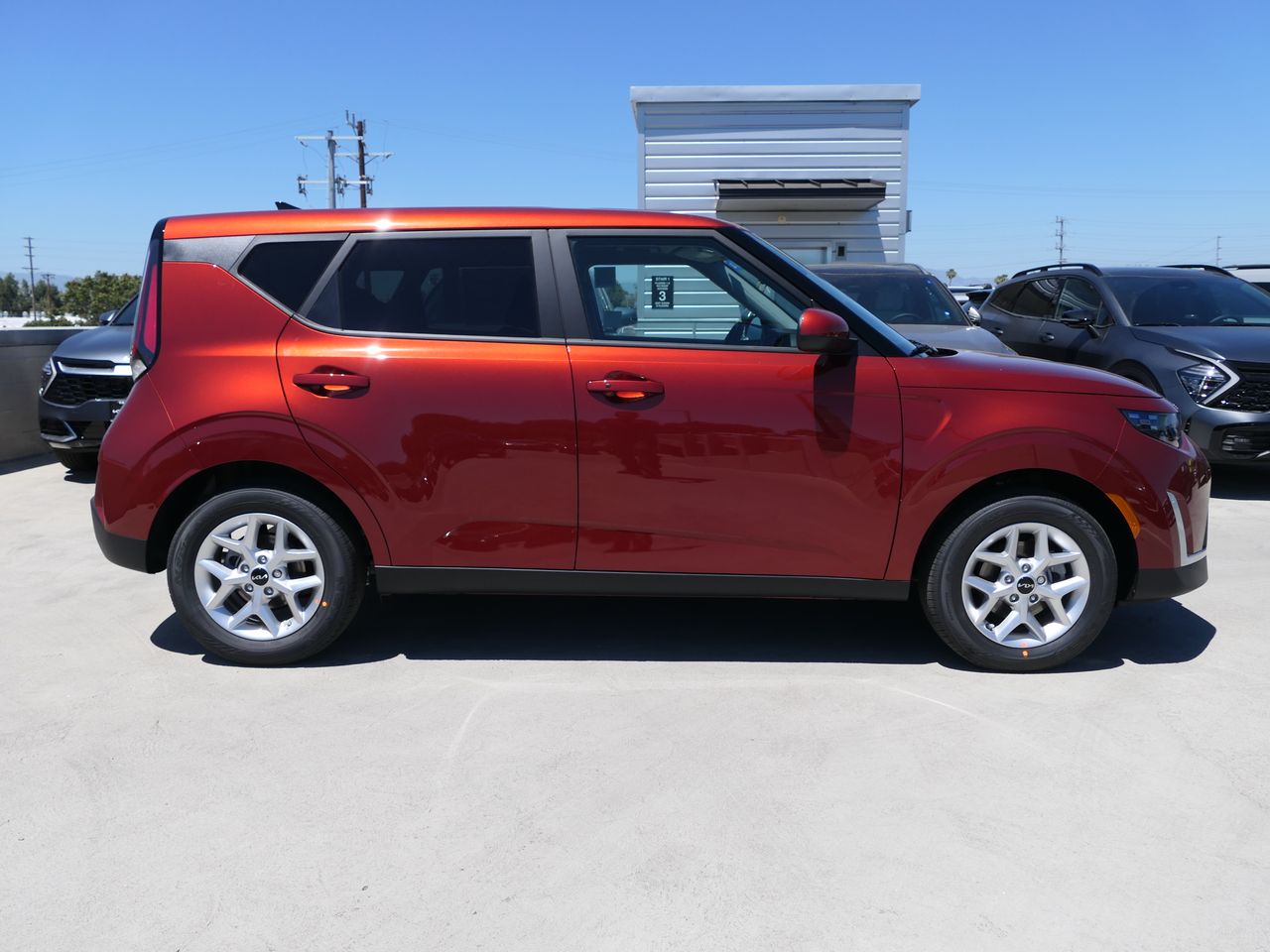 2025 Kia Soul S photo 2