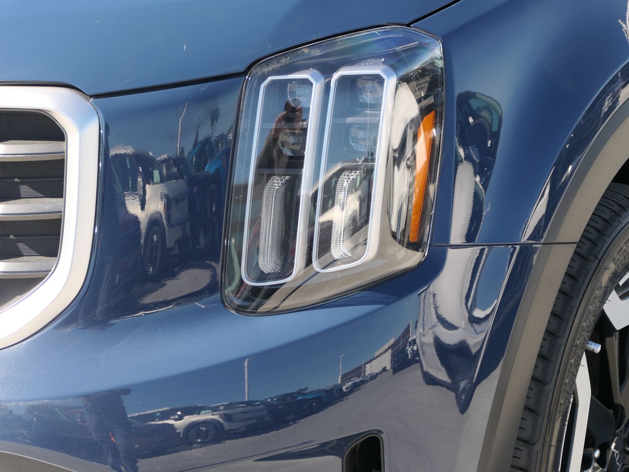 2024 Kia Telluride S photo 3