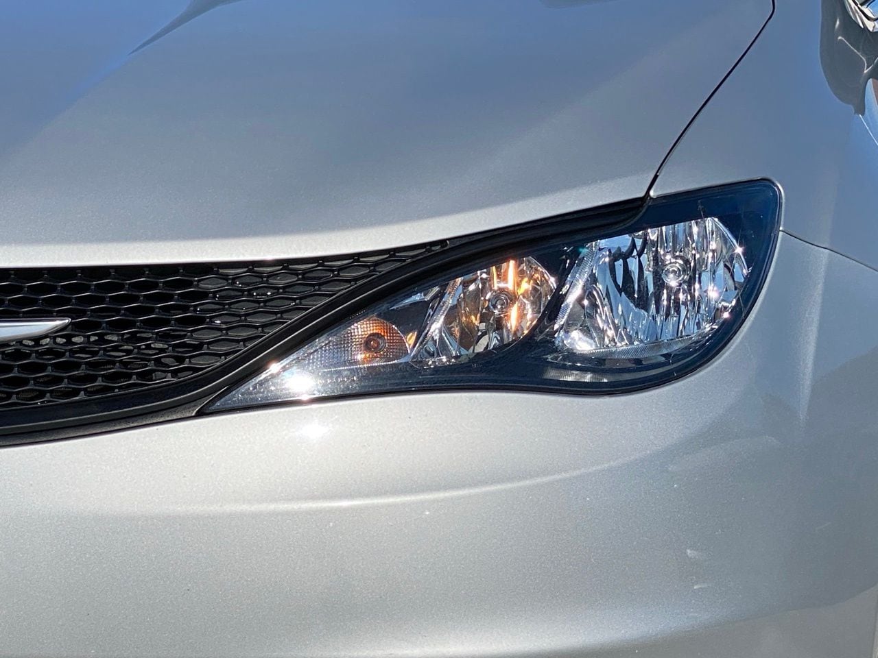 2024 Chrysler Voyager LX photo 3