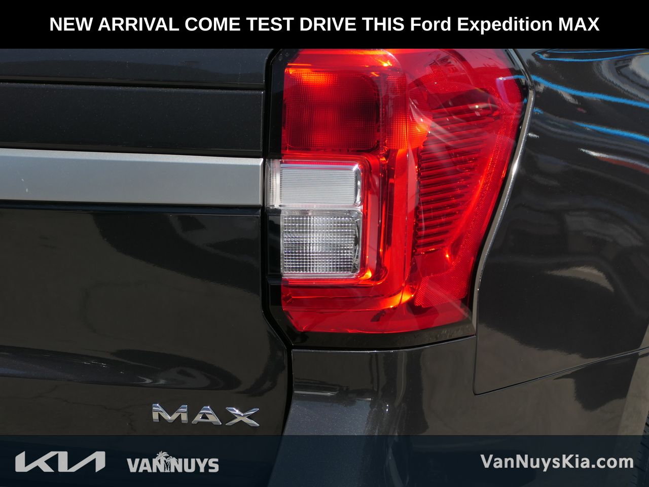 2024 Ford Expedition Max XLT photo 2