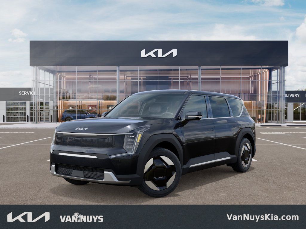 2026 Kia EV9 Light's photo
