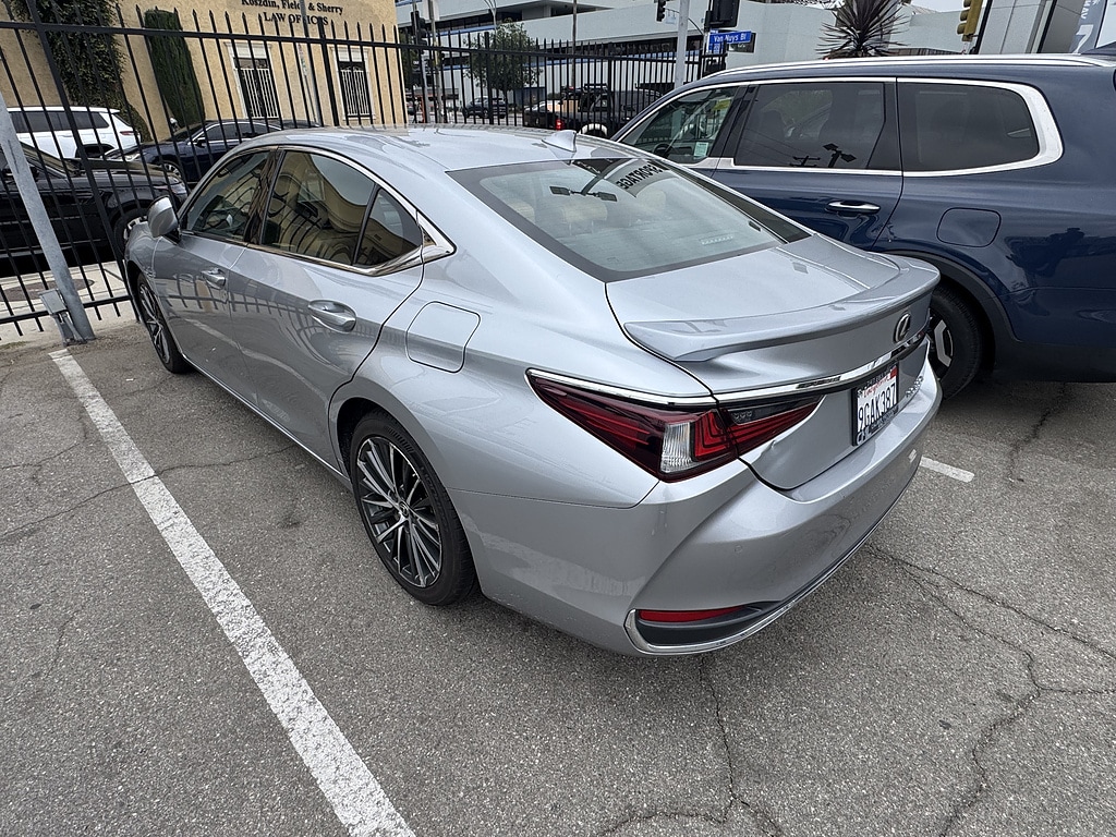 Used 2023 Lexus ES 300h Sedan