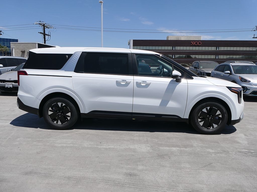 New 2026 Kia Carnival Hybrid LXS Minivan/Van