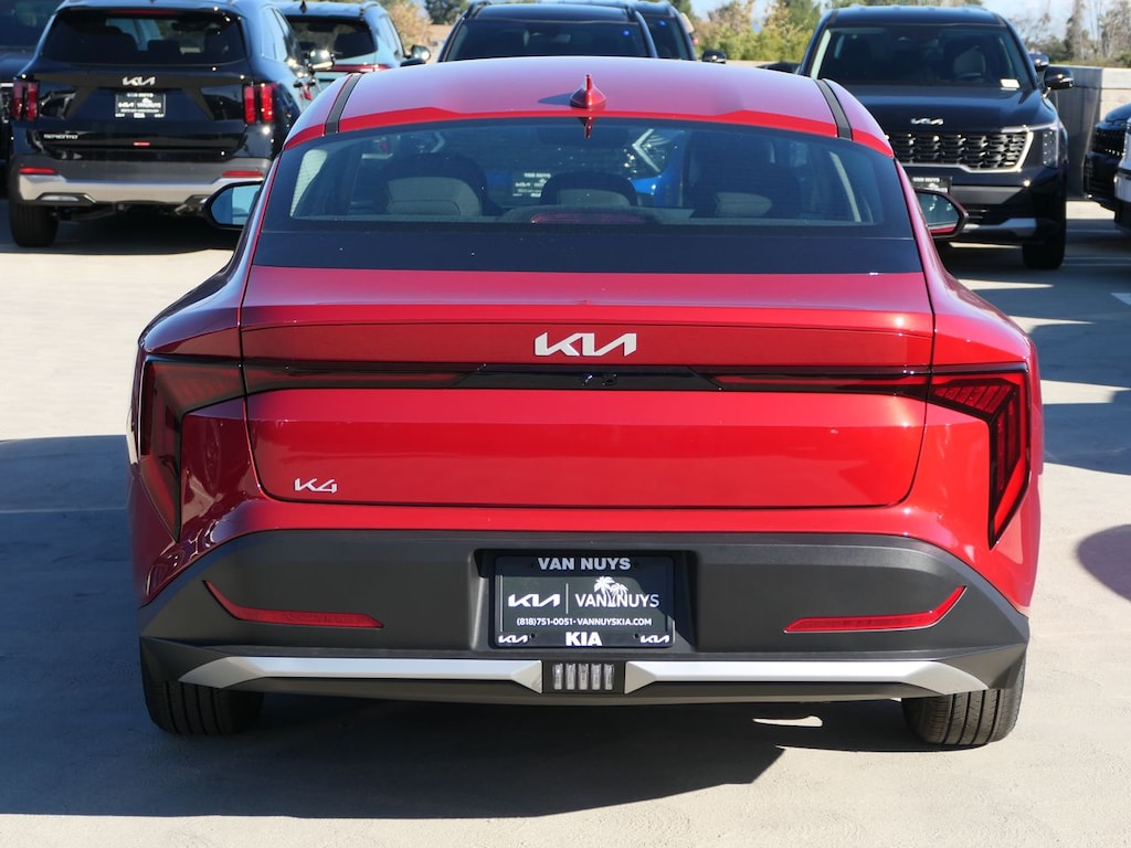 New 2025 Kia K4 LXS Sedan
