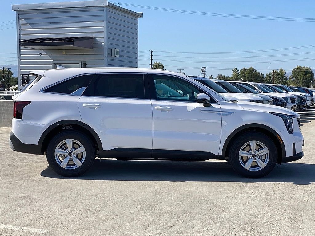 New 2026 Kia Sorento LX SUV