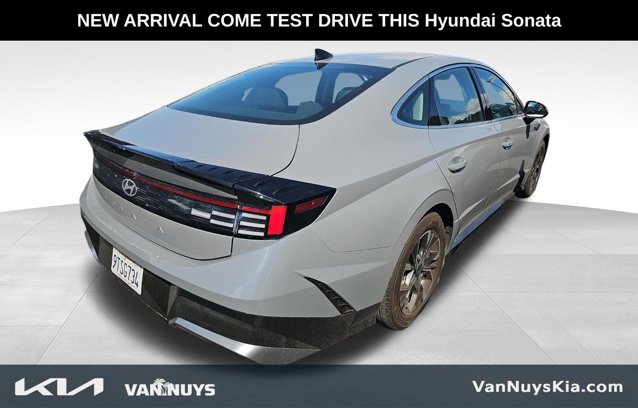2025 Hyundai Sonata SEL photo 5