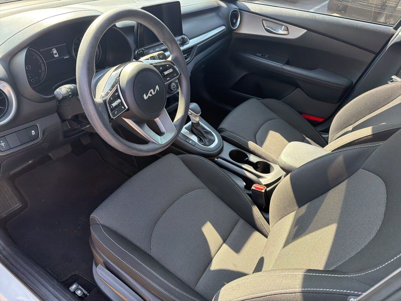 2023 Kia Forte LXS photo 6