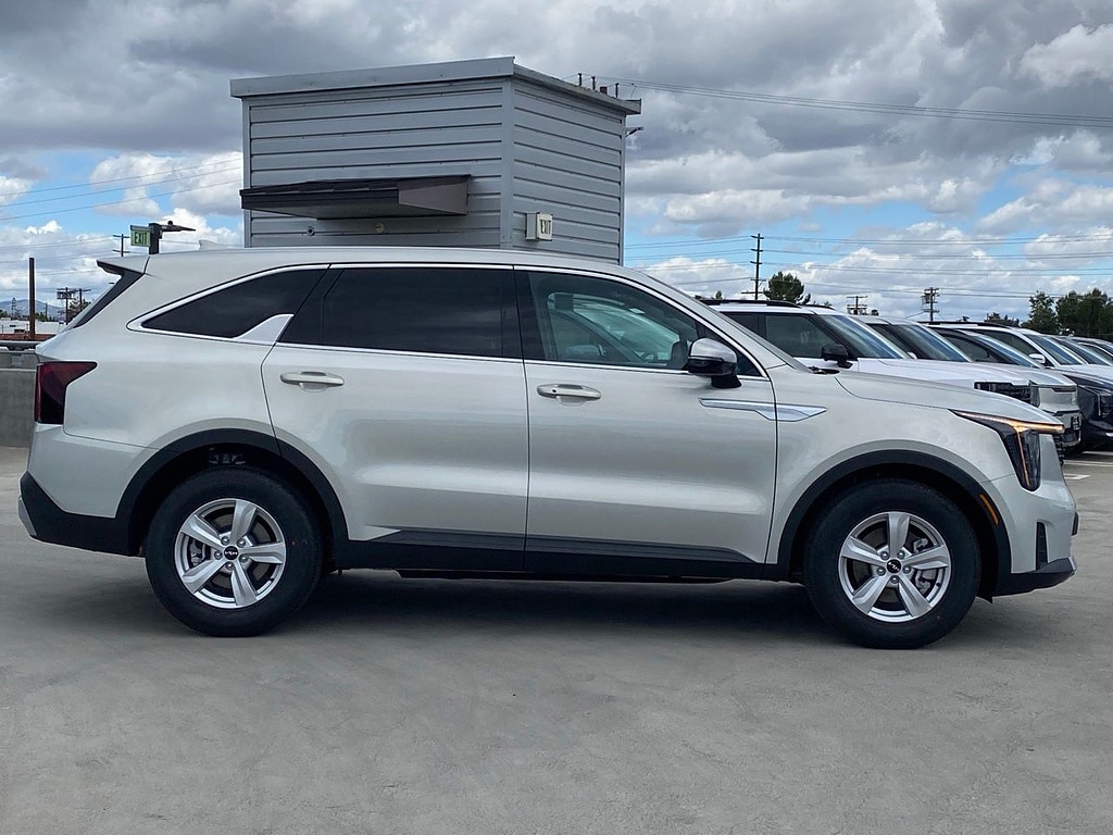 New 2026 Kia Sorento LX SUV