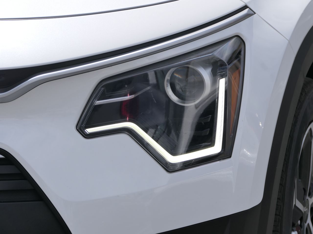 2024 Kia Niro EX photo 3