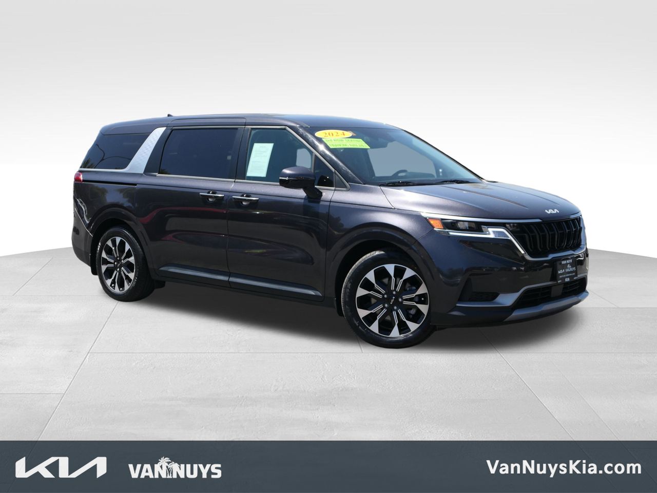 2024 Kia Sedona EX's photo