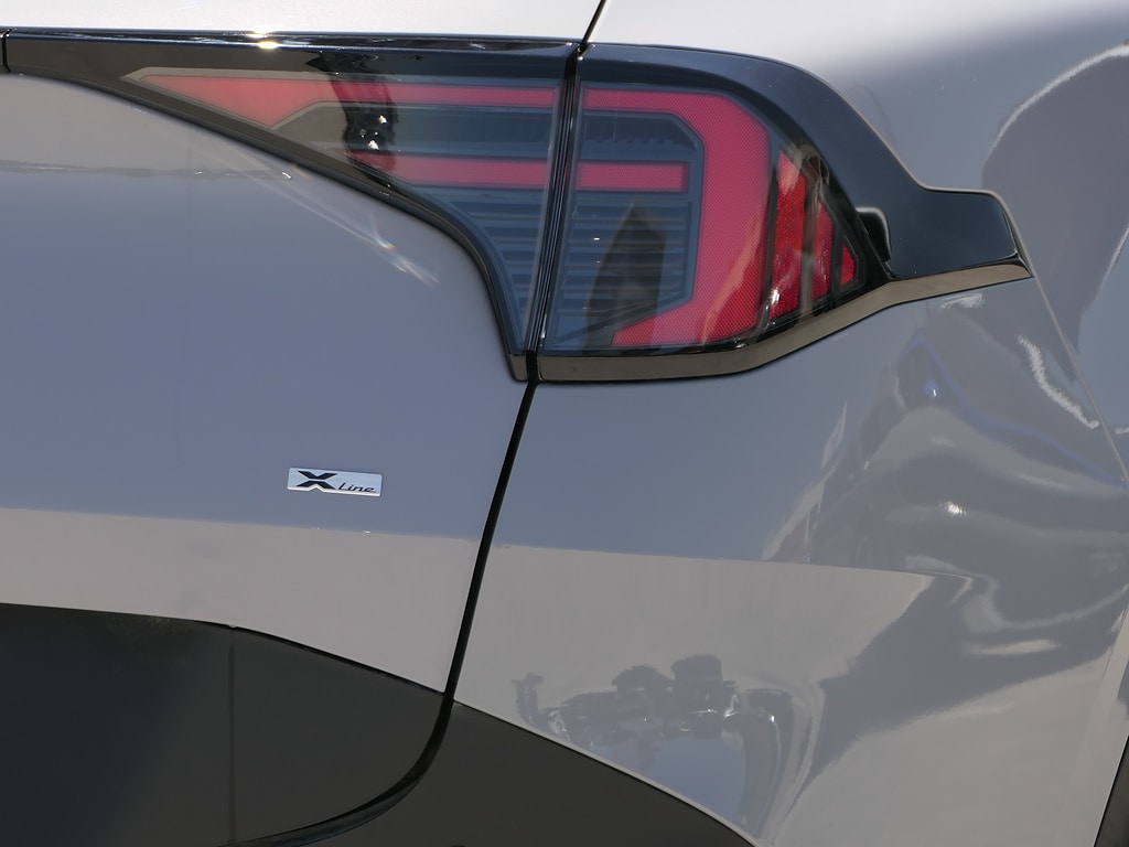 New 2026 Kia Sportage Hybrid X-Line