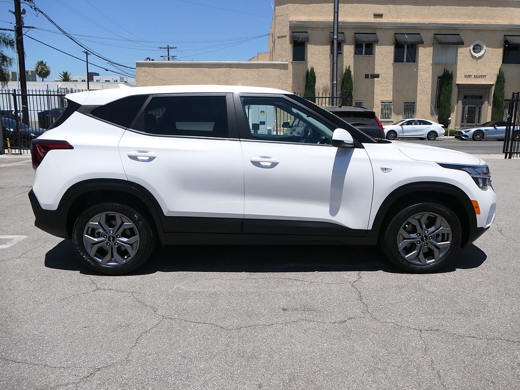 Used 2024 Kia Seltos LX SUV