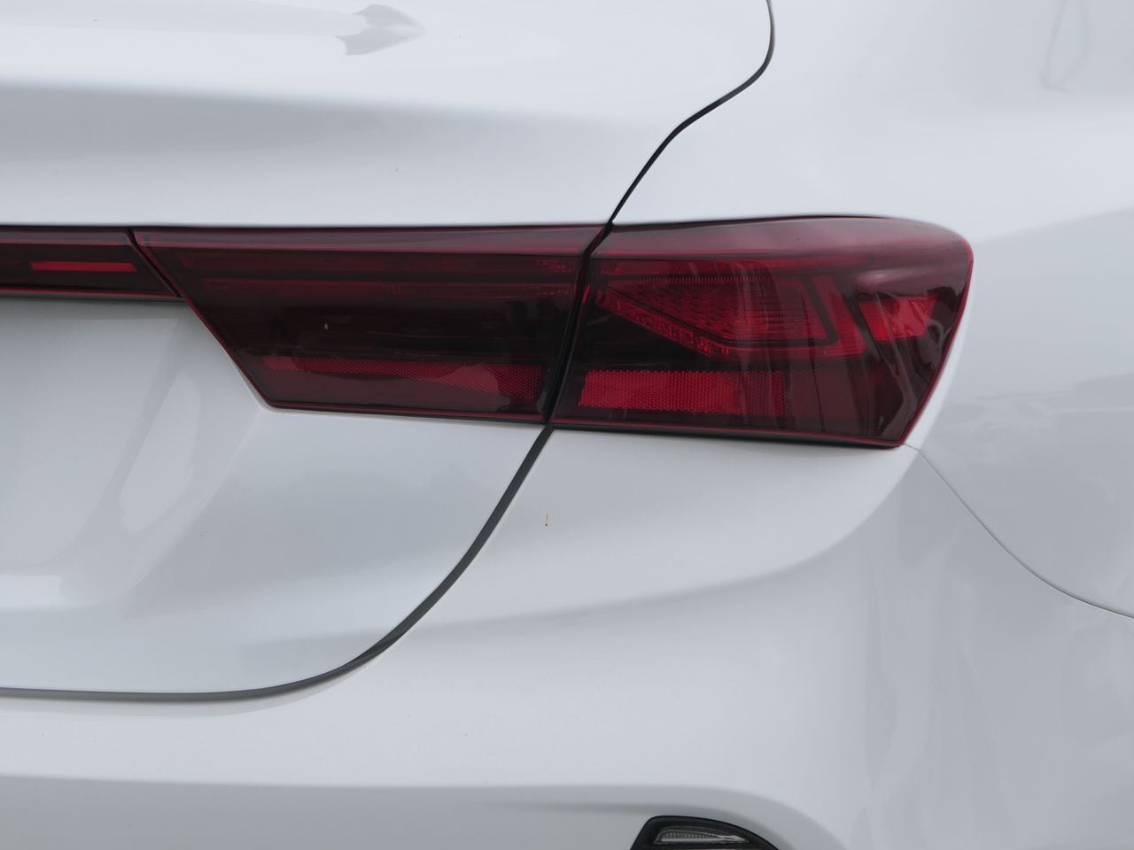 2024 Kia Forte LXS photo 4