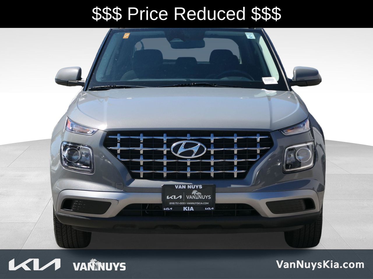 2023 Hyundai Venue SEL photo 3