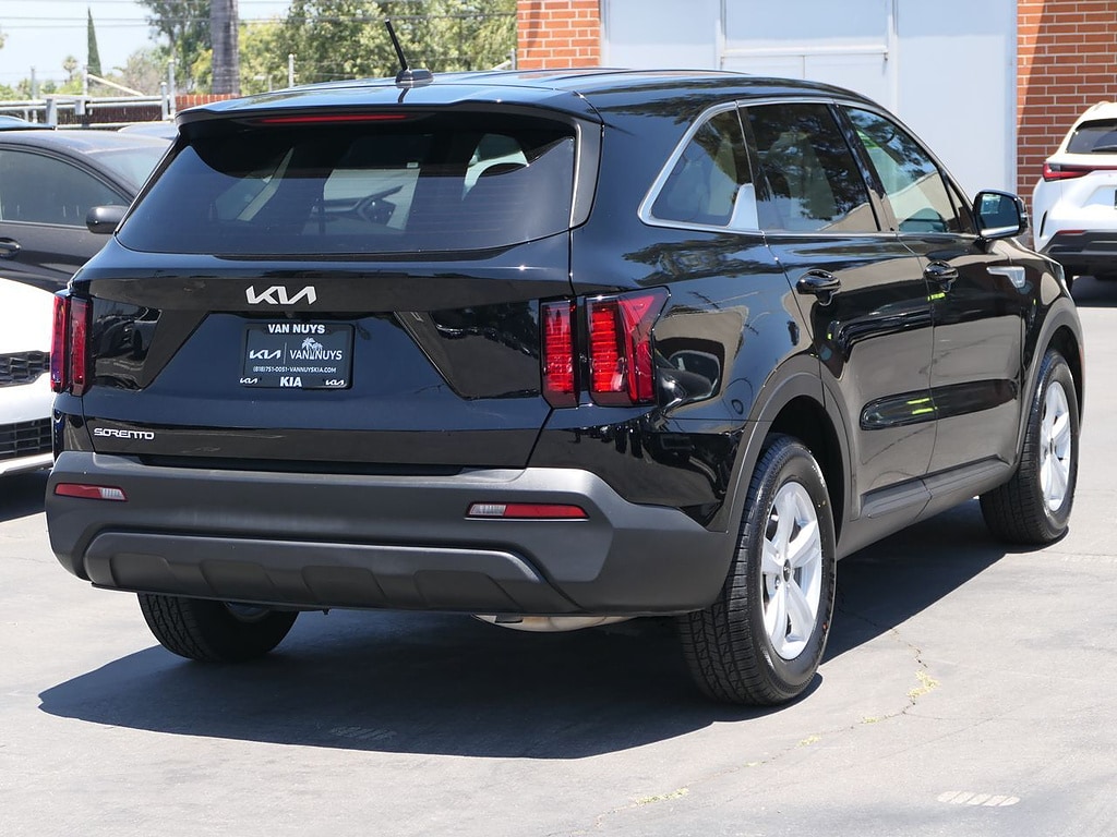 Used 2023 Kia Sorento LX SUV