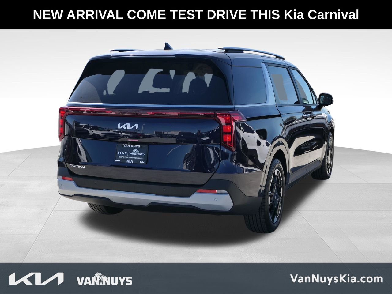 2025 Kia Carnival EX photo 2