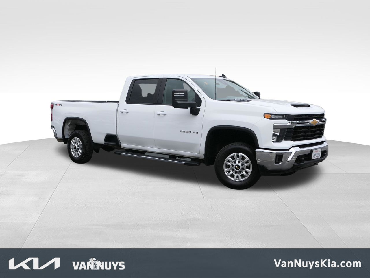2025 Chevrolet Silverado HD LT 4WD Crew Cab Standard Box's photo