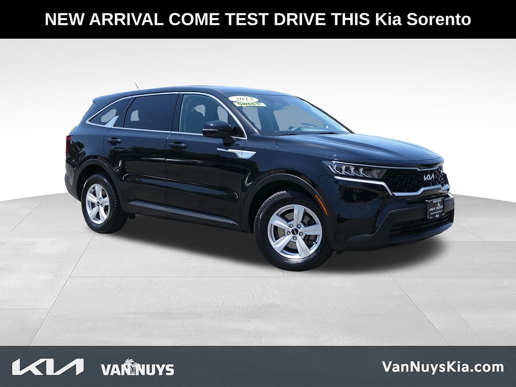 2023 Kia Sorento LX AT's photo