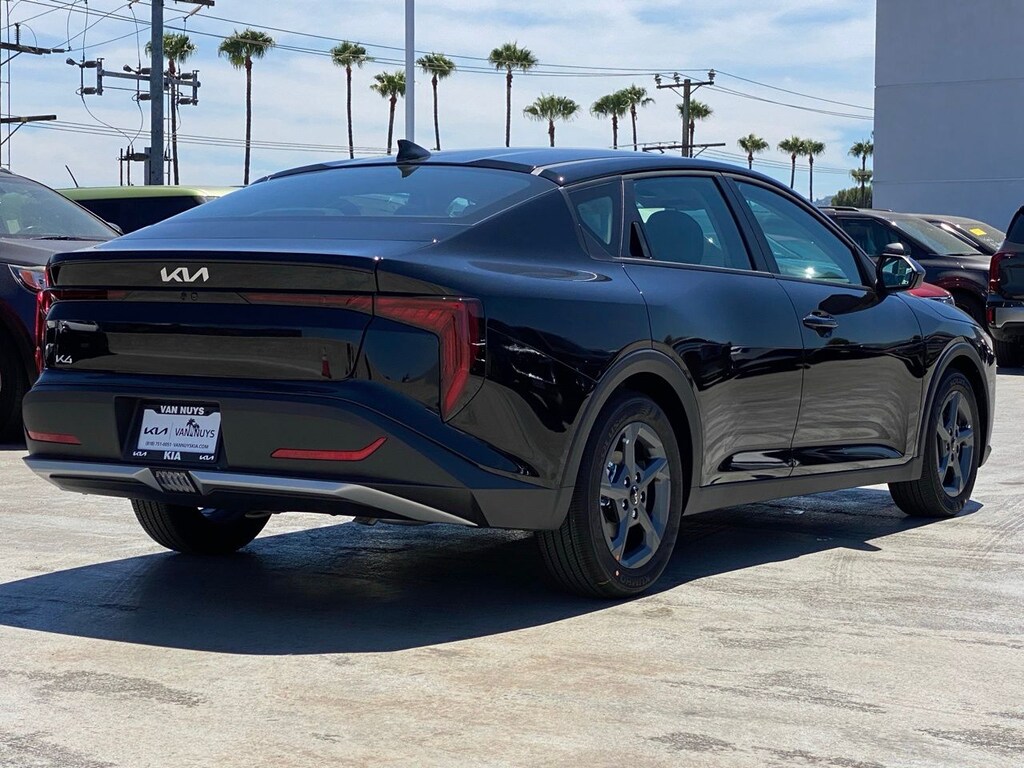 New 2026 Kia K4 LXS Sedan