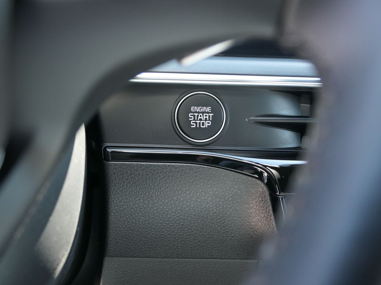 2025 Kia K5 GT - Photo 17