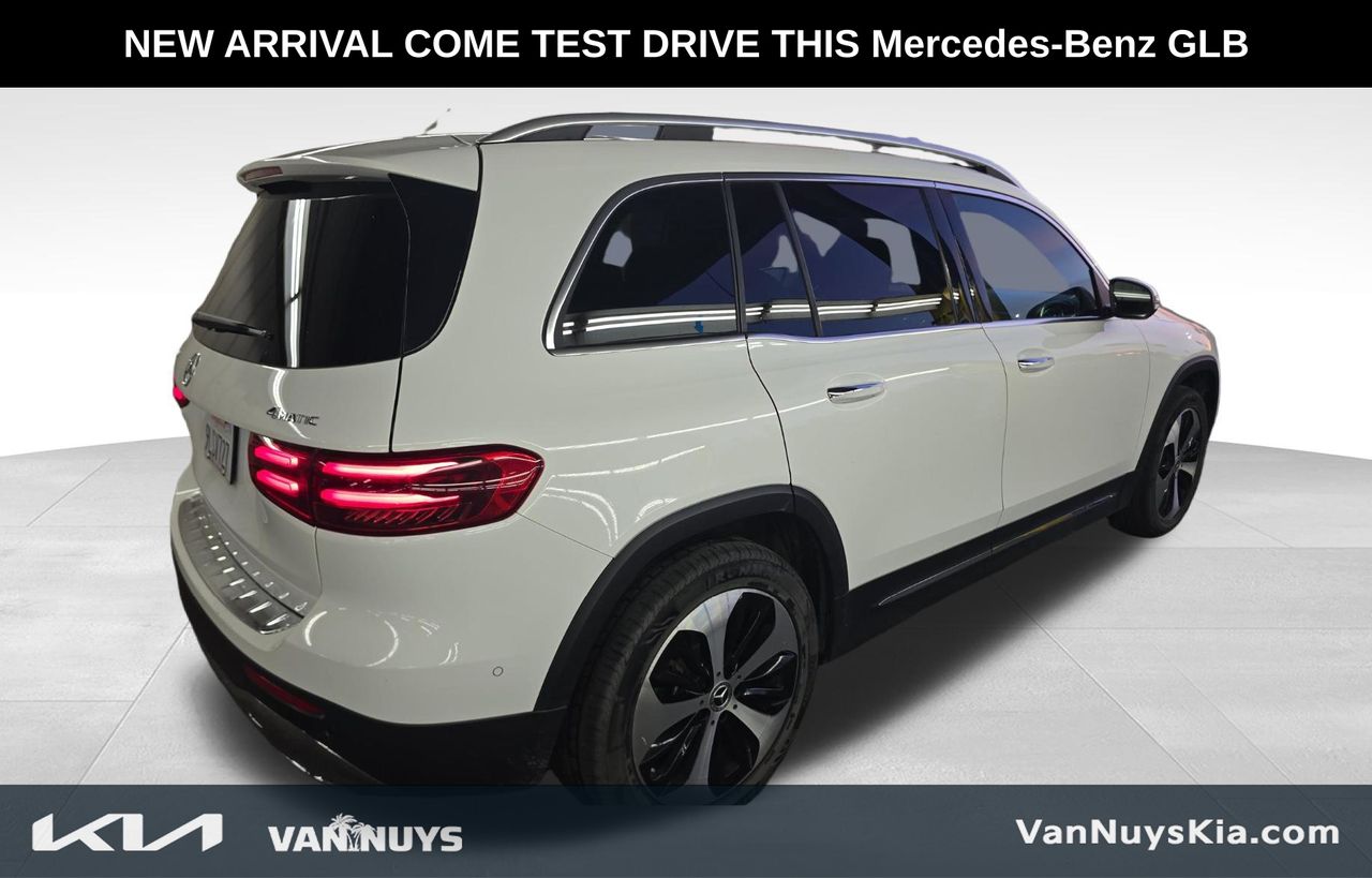 2025 Mercedes-Benz GLB GLB 250 photo 2