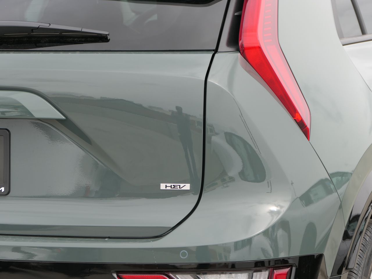 2025 Kia Niro SX Touring photo 3