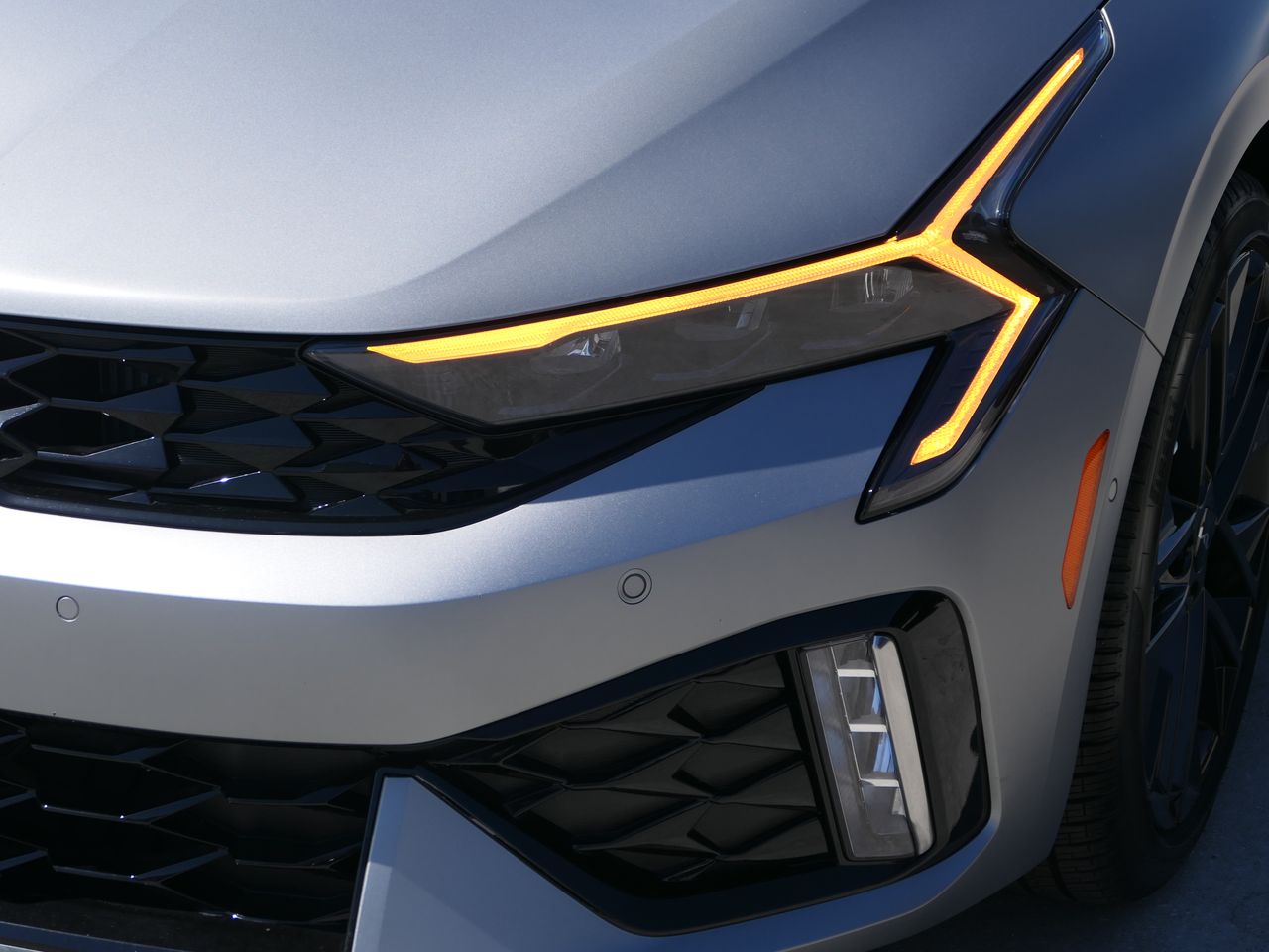 2025 Kia K5 GT - Photo 9