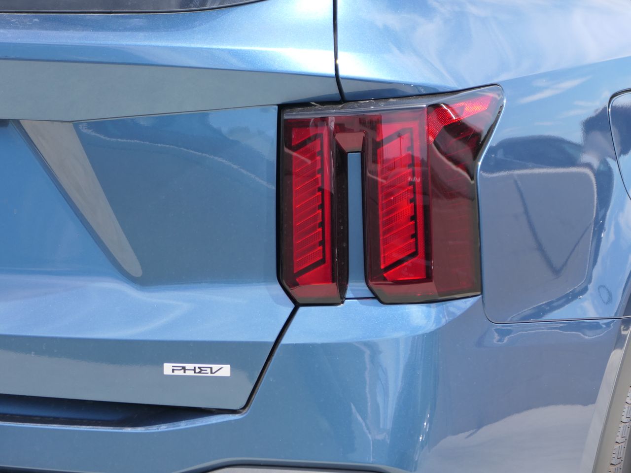 2025 Kia Sorento Plug-In Hybrid EX photo 4