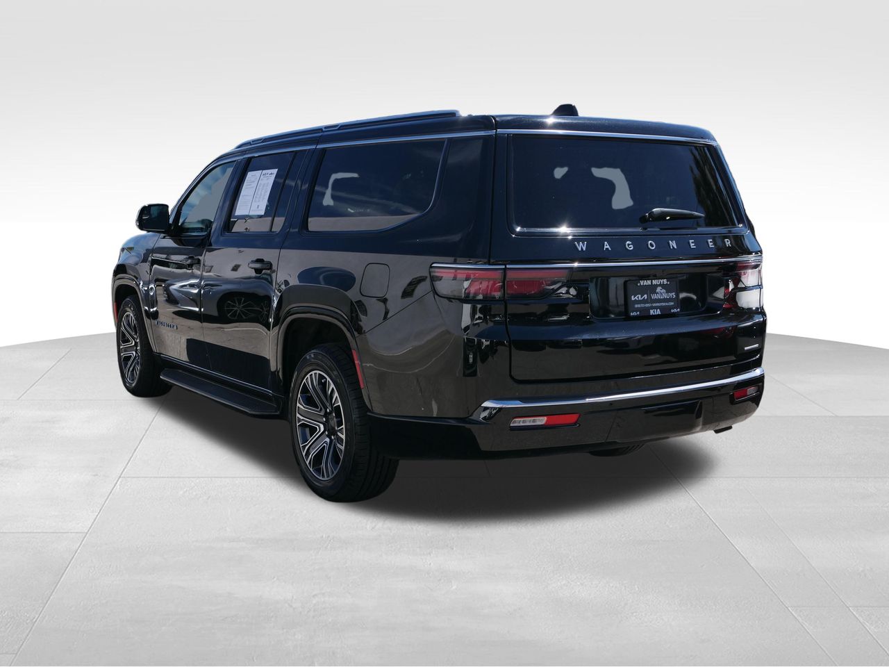 2024 Jeep Wagoneer L Series II photo 5