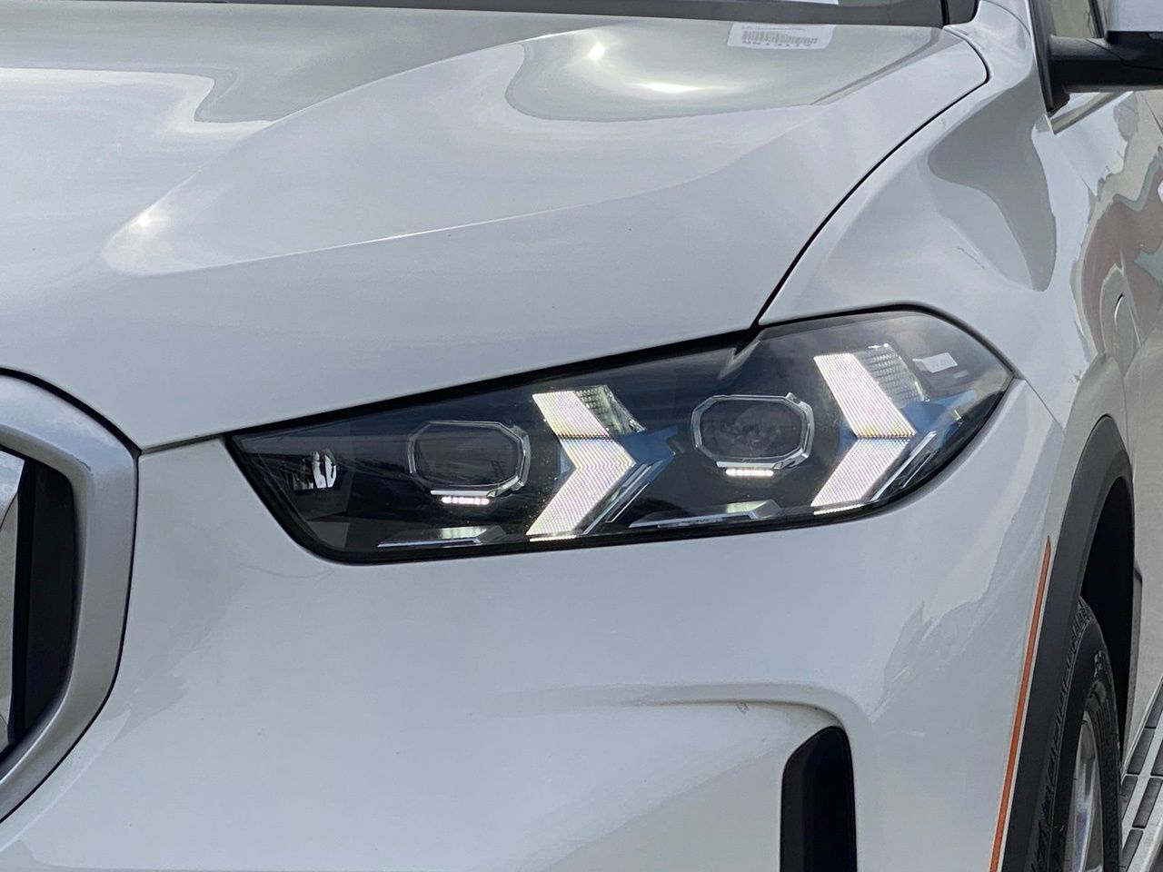 2025 BMW X5 xDrive50e photo 3