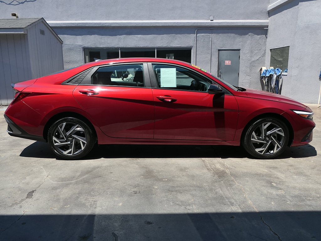 Used 2025 Hyundai Elantra SEL Sport Sedan