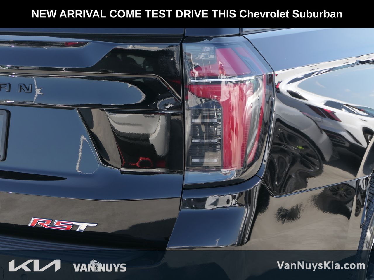 2025 Chevrolet Suburban RST photo 2