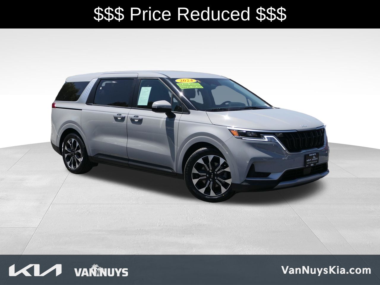 2024 Kia Sedona EX's photo