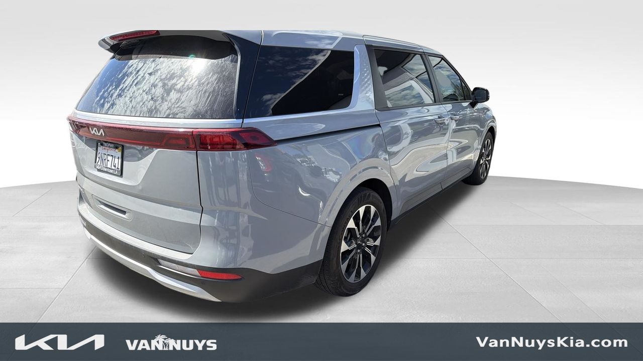 2024 Kia Sedona EX's photo
