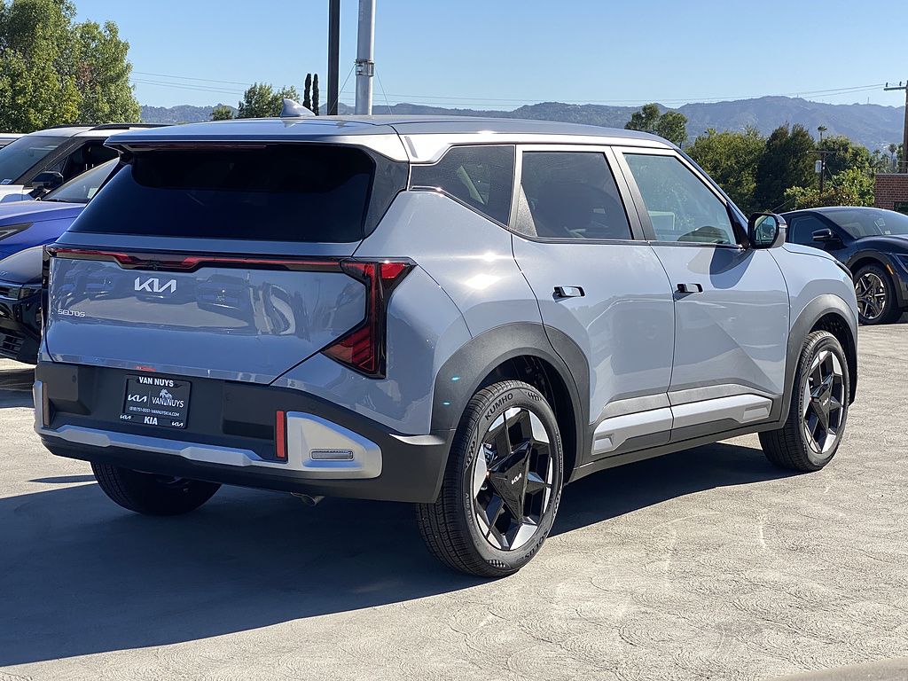 New 2027 Kia Seltos S SUV