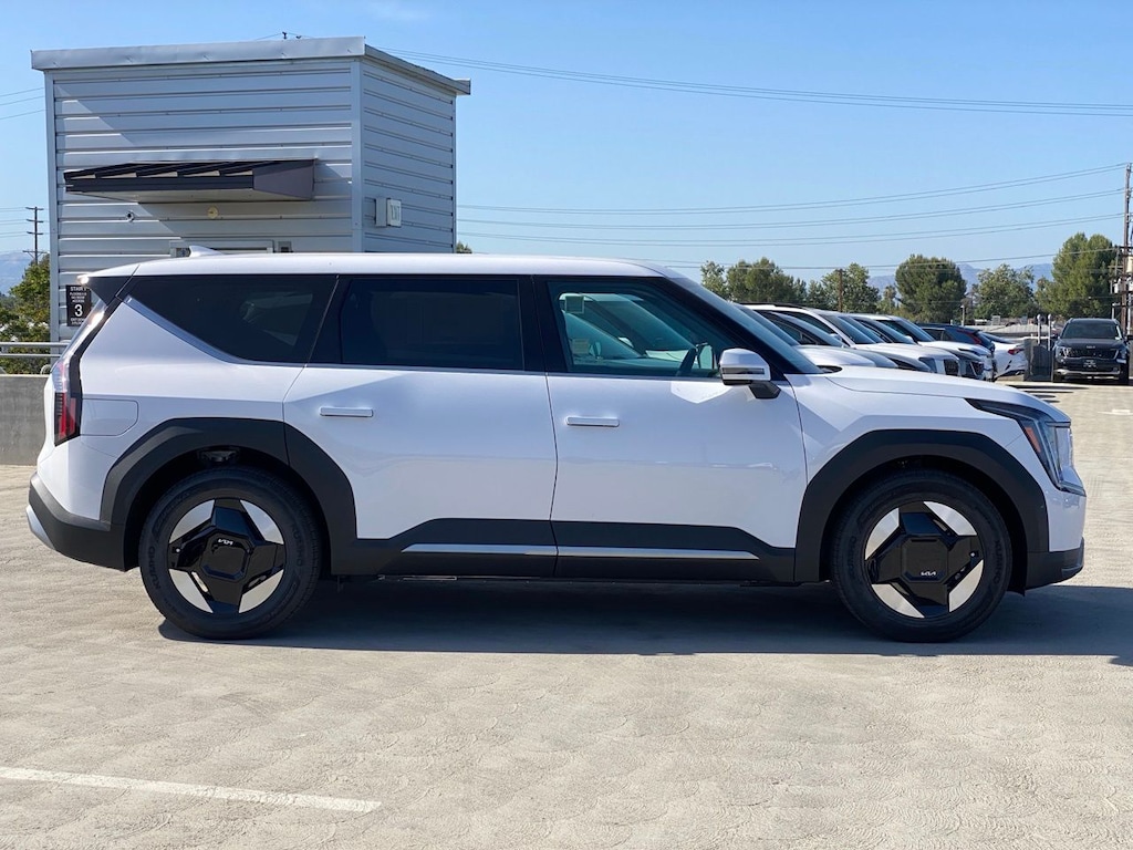 New 2026 Kia EV9 Light SUV