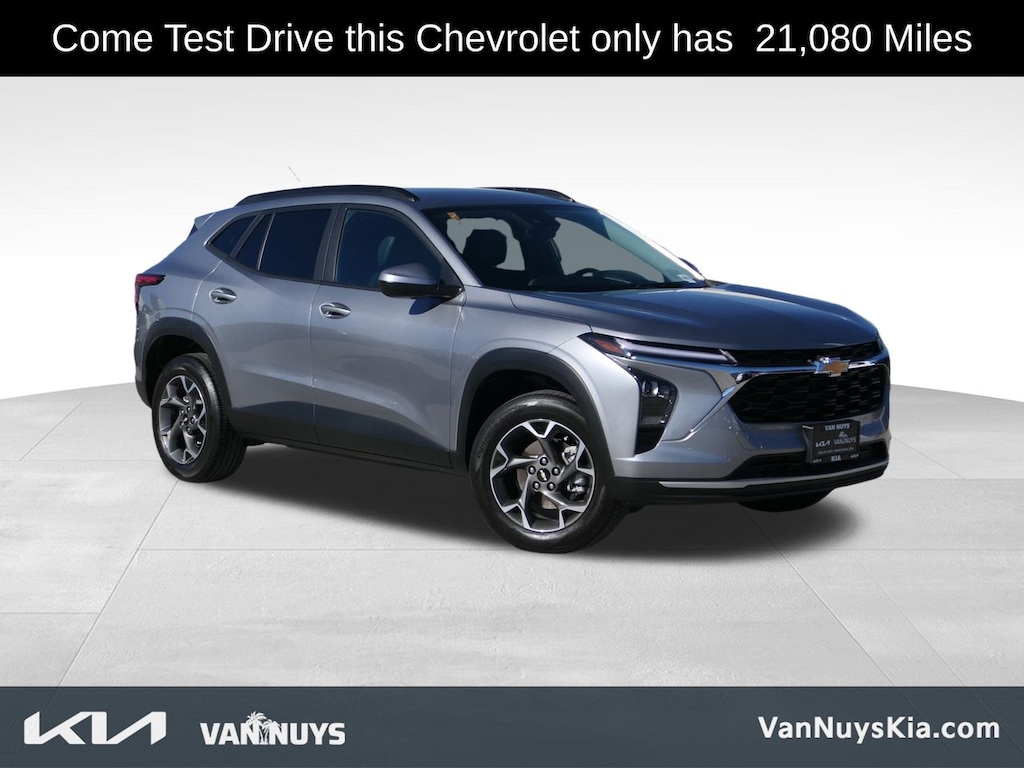 Used 2025 Chevrolet Trax LT SUV