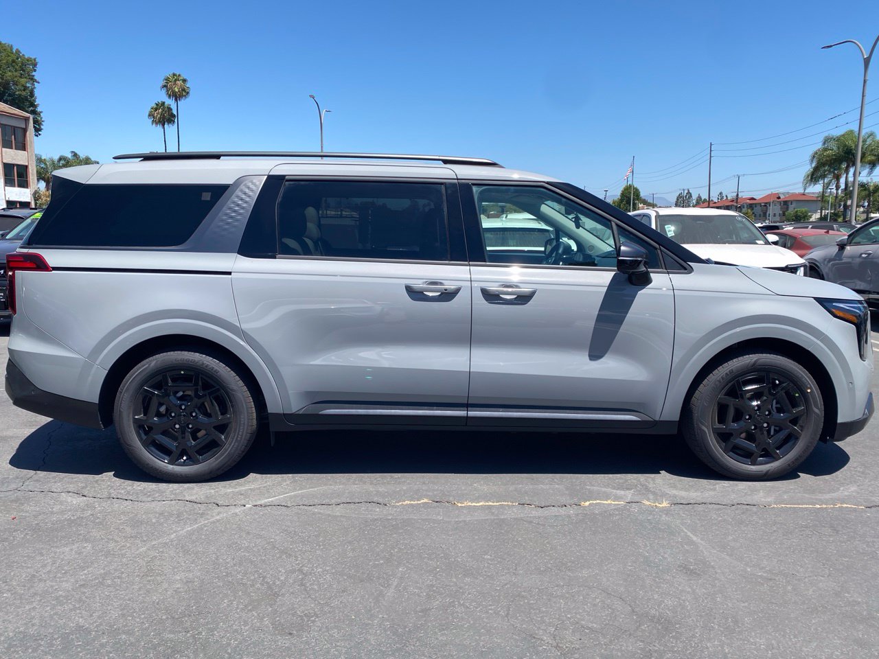 New 2026 Kia Carnival Hybrid SX Prestige Minivan/Van