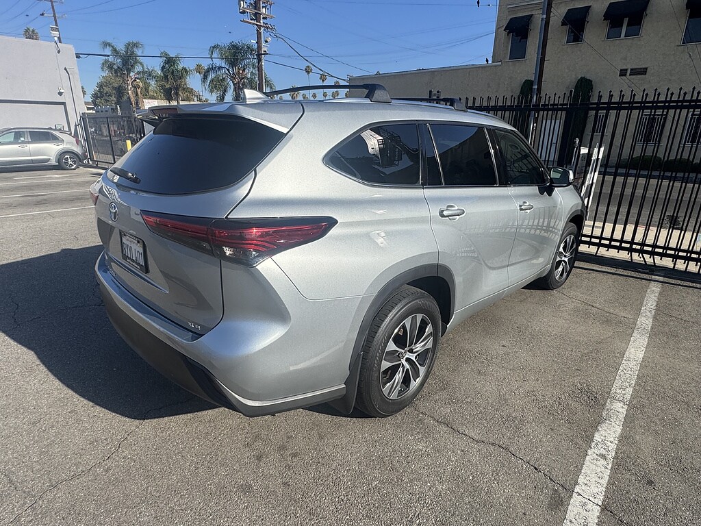 Used 2021 Toyota Highlander XLE SUV