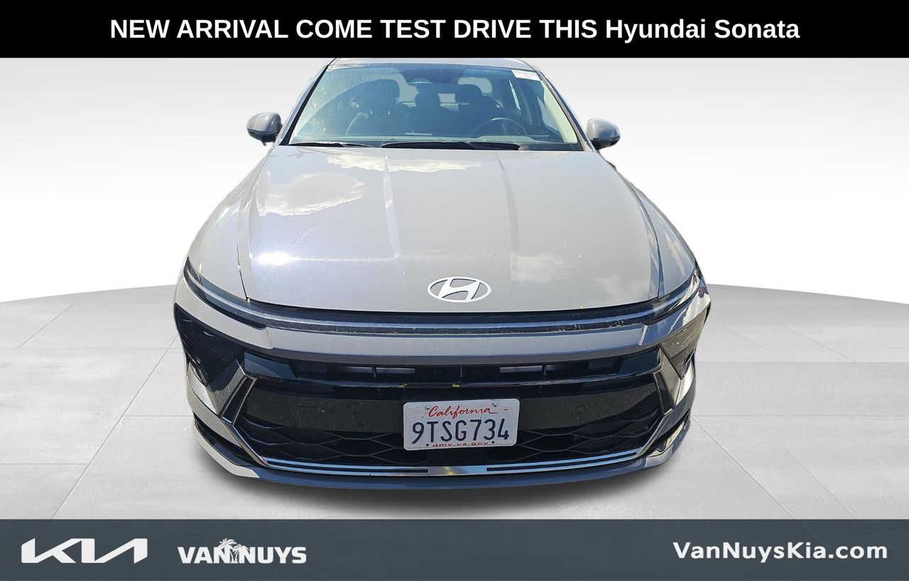 2025 Hyundai Sonata SEL photo 3